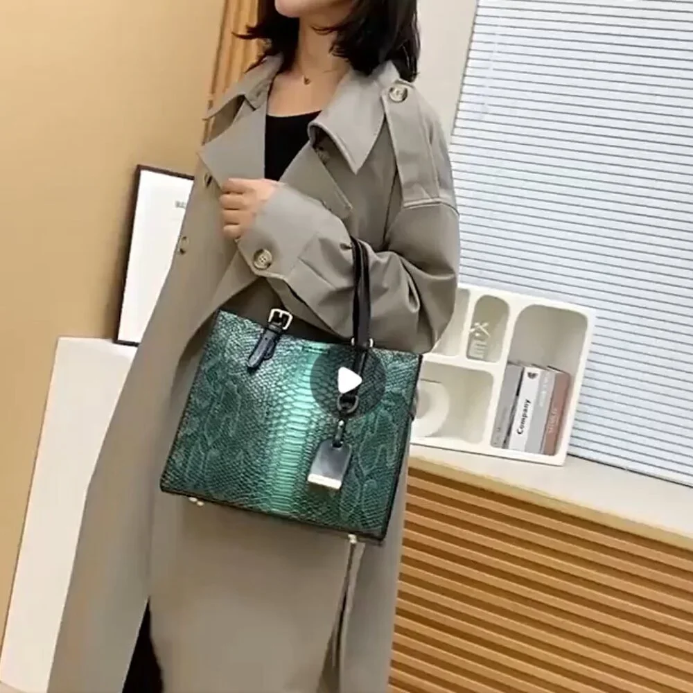 NWOT 3-Piece Croc-Embossed Handbag Set Faux Leather Tote, Crossbody & Wallet - Picture 2 of 3